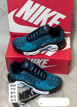 Load image into Gallery viewer, Shoes