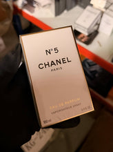 Load image into Gallery viewer, Perfume