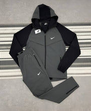 Load image into Gallery viewer, Tracksuit men