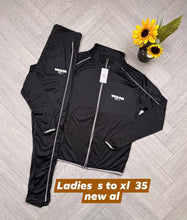 Load image into Gallery viewer, Tracksuit women