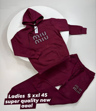 Load image into Gallery viewer, Tracksuit women