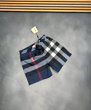 Load image into Gallery viewer, Short