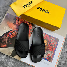 Load image into Gallery viewer, Slipper