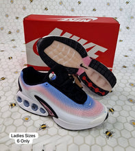Load image into Gallery viewer, Shoes