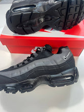 Load image into Gallery viewer, Shoes