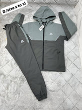 Load image into Gallery viewer, Tracksuit men