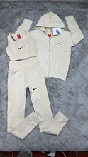 Load image into Gallery viewer, Tracksuit women