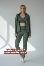 Load image into Gallery viewer, Tracksuit women