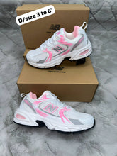 Load image into Gallery viewer, shoes women