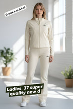 Load image into Gallery viewer, Tracksuit women