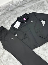 Load image into Gallery viewer, Tracksuit women