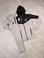 Load image into Gallery viewer, Tracksuit men