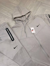 Load image into Gallery viewer, Tracksuit men