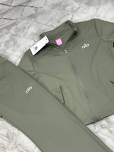 Load image into Gallery viewer, Tracksuit women
