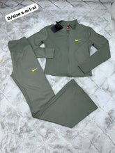Load image into Gallery viewer, Tracksuit women