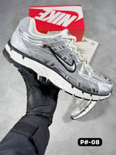 Load image into Gallery viewer, Shoes