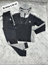 Load image into Gallery viewer, Tracksuit men