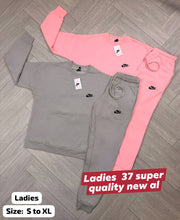 Load image into Gallery viewer, Tracksuit women