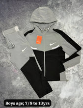 Load image into Gallery viewer, Tracksuit boy