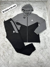 Load image into Gallery viewer, Tracksuit men