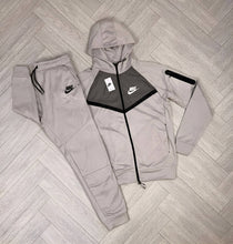 Load image into Gallery viewer, Tracksuit men