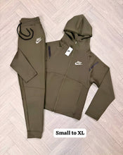 Load image into Gallery viewer, Tracksuit men