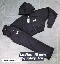 Load image into Gallery viewer, Tracksuit