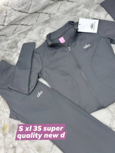 Load image into Gallery viewer, Tracksuit women