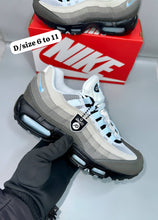 Load image into Gallery viewer, Shoes