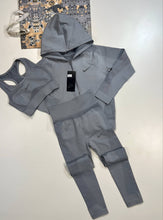 Load image into Gallery viewer, Tracksuit women