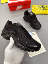 Load image into Gallery viewer, Shoes