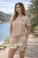 Load image into Gallery viewer, tshirt women