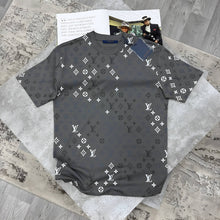 Load image into Gallery viewer, Tshirt