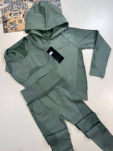 Load image into Gallery viewer, Tracksuit women