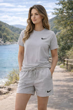Load image into Gallery viewer, tshirt women