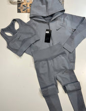 Load image into Gallery viewer, Tracksuit women