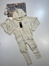 Load image into Gallery viewer, Tracksuit women