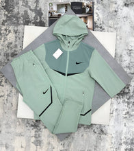 Load image into Gallery viewer, Tracksuit men