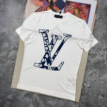 Load image into Gallery viewer, Tshirt