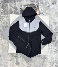 Load image into Gallery viewer, Tracksuit men