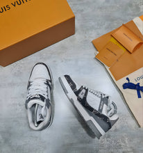 Load image into Gallery viewer, Shoes