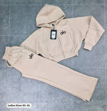 Load image into Gallery viewer, Tracksuit