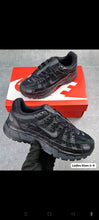 Load image into Gallery viewer, Shoes