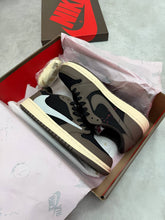 Load image into Gallery viewer, Shoes