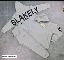 Load image into Gallery viewer, Tracksuit women