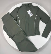 Load image into Gallery viewer, Tracksuit women
