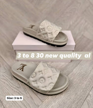 Load image into Gallery viewer, Slipper