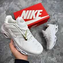 Load image into Gallery viewer, Shoes
