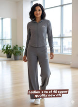 Load image into Gallery viewer, Tracksuit
