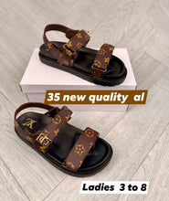 Load image into Gallery viewer, Slipper